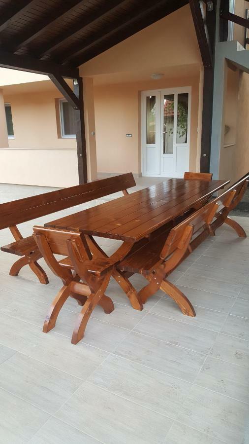 La Bustea Hotel Hercegány Kültér fotó